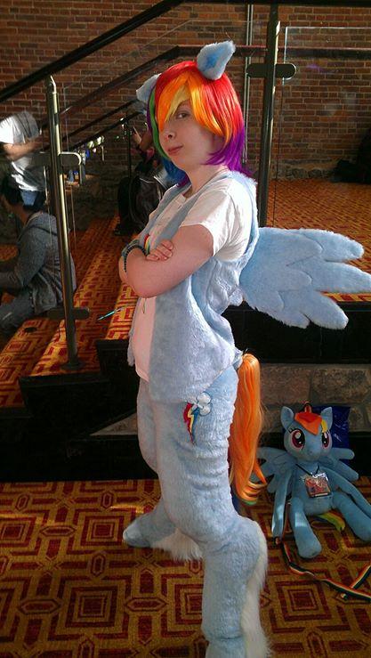 costrader:

GrimmKitty is selling this awesome MLP Rainbow Dash…